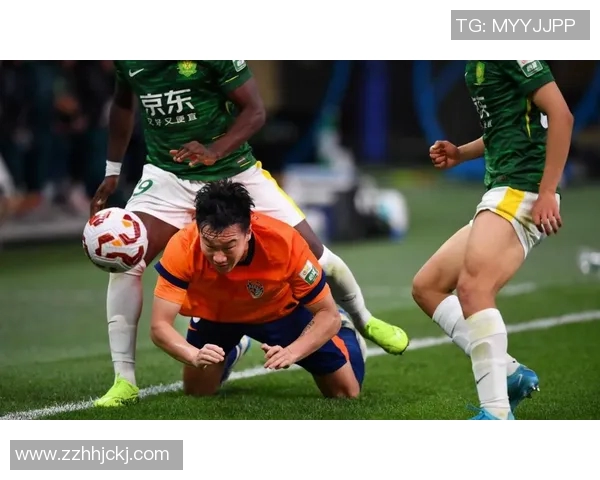 北京国安迎战深圳佳兆全力争胜展现球队实力与斗志