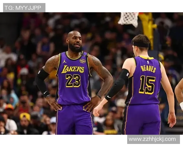 湖人队与步行者队激战正酣谁能在这场对决中笑到最后 湖人队与步行者队激战正酣谁能在这场对决中笑到最后